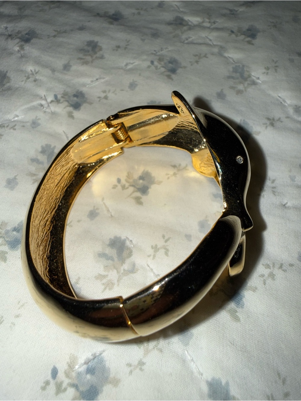 Gold Dolphin & Heart Bracelet - Picture 6 of 7
